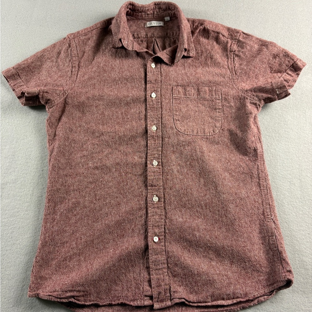 Gustin Men's Short Sleeve Button-Down Shirt in Dusty Red